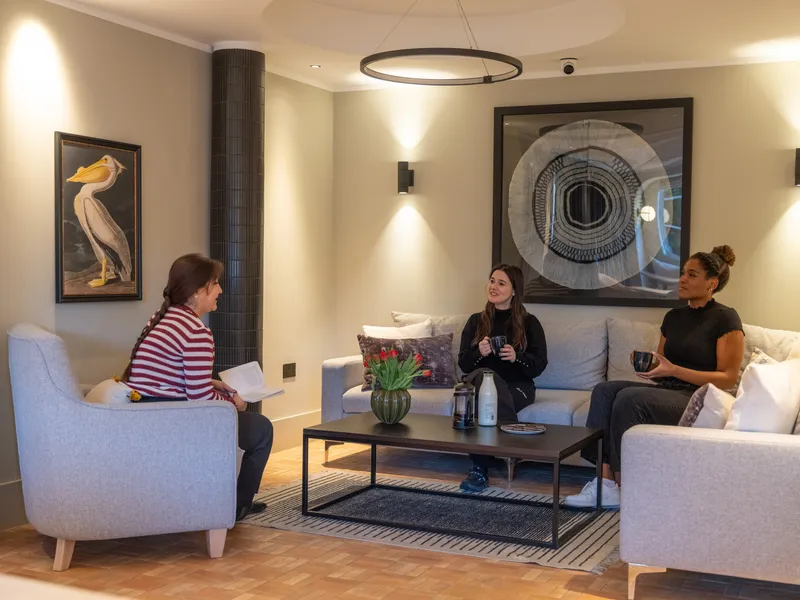 Lounge Conversation